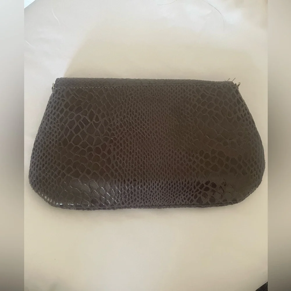 Women’s grey faux snakeskin clutch bag with detachable chain shoulder‎ strap